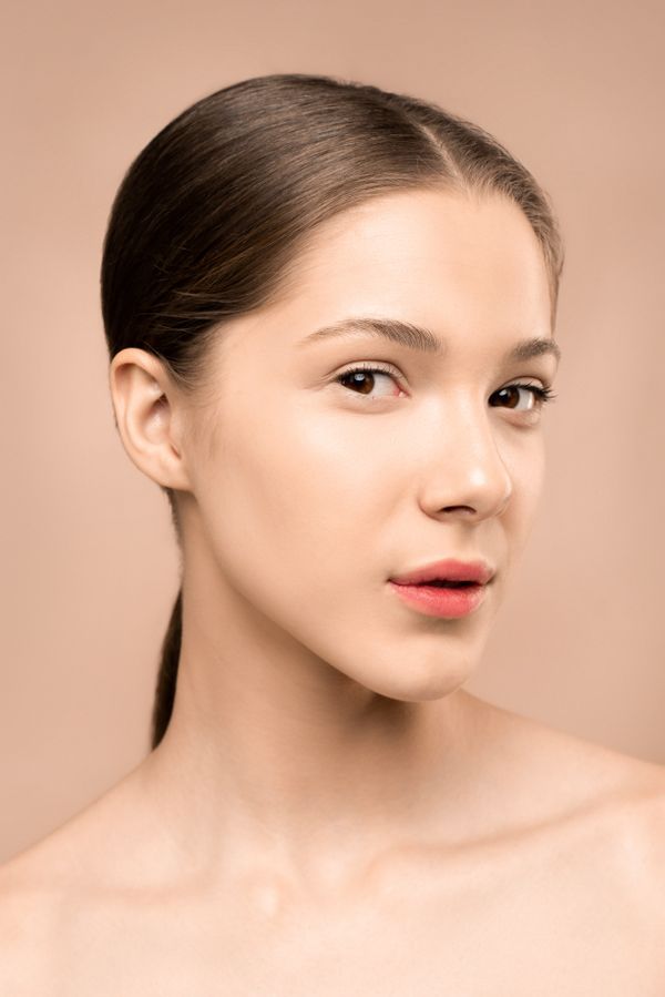 Certified makeup artist trained at Face Stories by Varsha